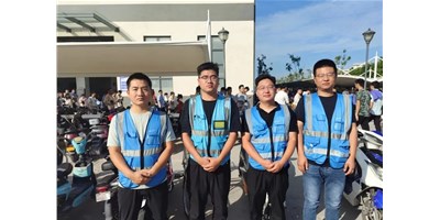 坚持热忱，，，时刻坚守，，，是他们的写照